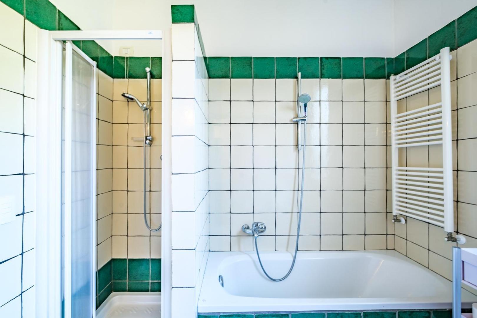 Villa Di Campagna 10 Posti Con Piscina Privata 卡斯泰里那马里提玛 外观 照片